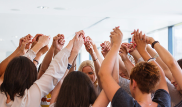 Revenue-Hunters-Woman-Team